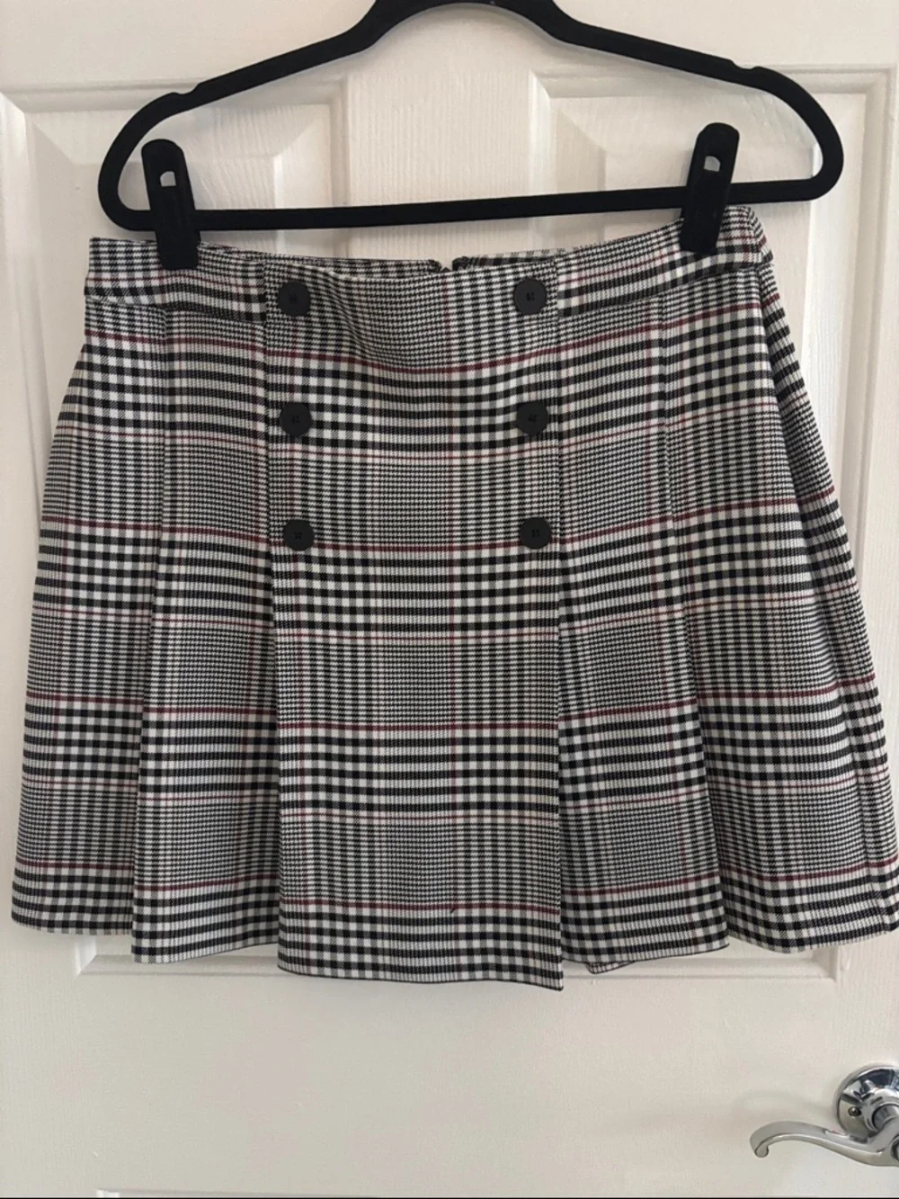 Ann Taylor Black & White Plaid Double-Button Skater Skirt - Picture 1 of 3